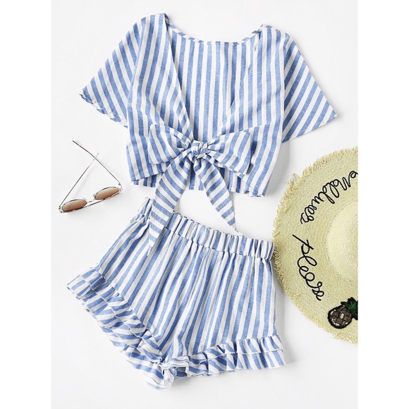 Crop top & frill shorts set blue white striped - Picture 2 of 8